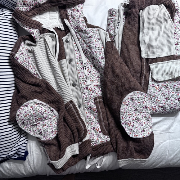 NEW (TAGLESS) Floral Patchwork Jacket with Brown Accents - Picture 2 of 6